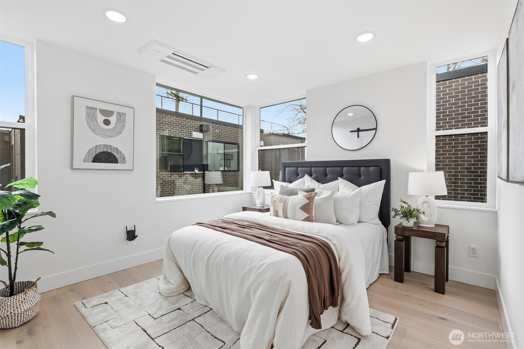 2012 Fairview Avenue E Unit: B