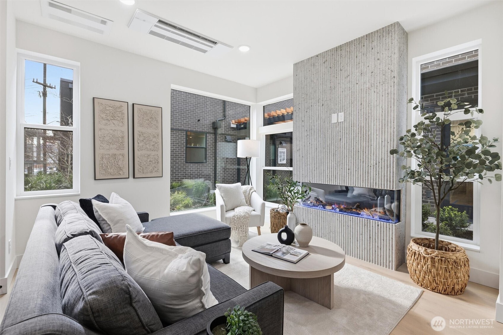 2012 Fairview Avenue E Unit: B