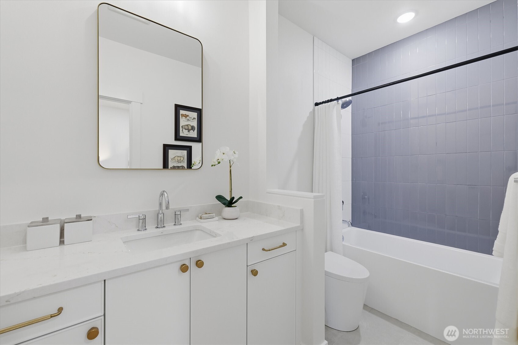 2010 Fairview Avenue E Unit: B