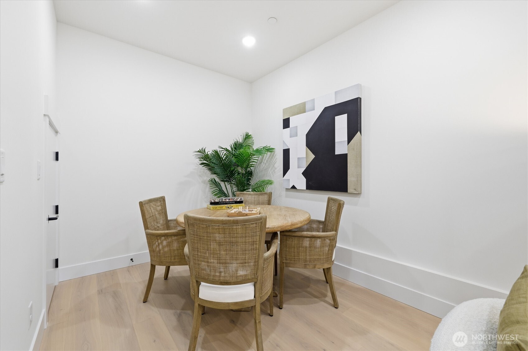 2010 Fairview Avenue E Unit: B