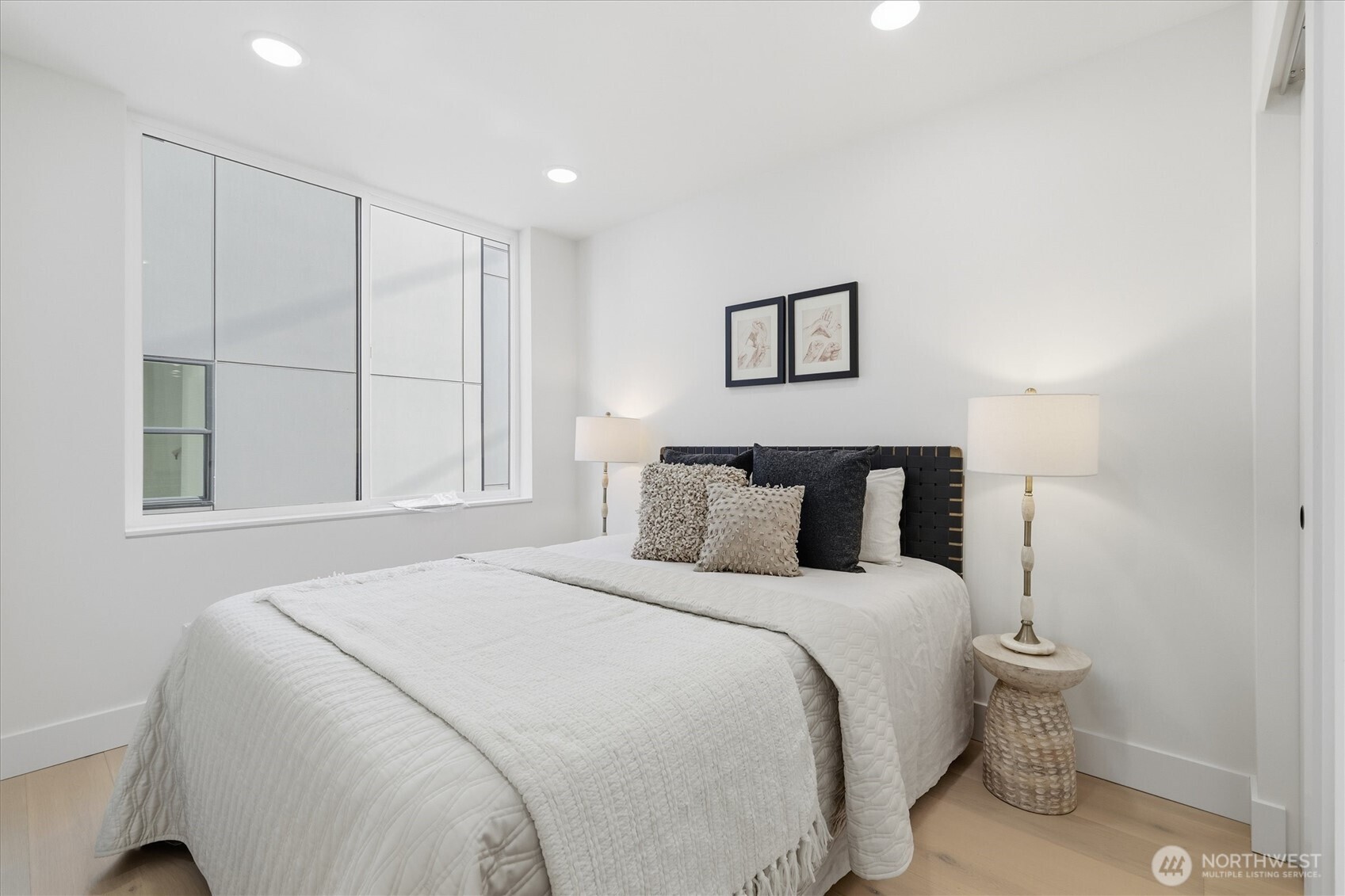 2010 Fairview Avenue E Unit: B