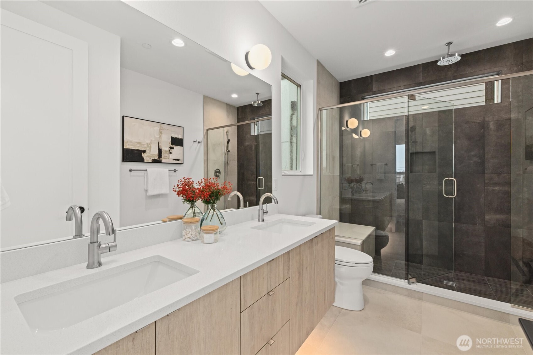 2011 Dexter Avenue N Unit: A