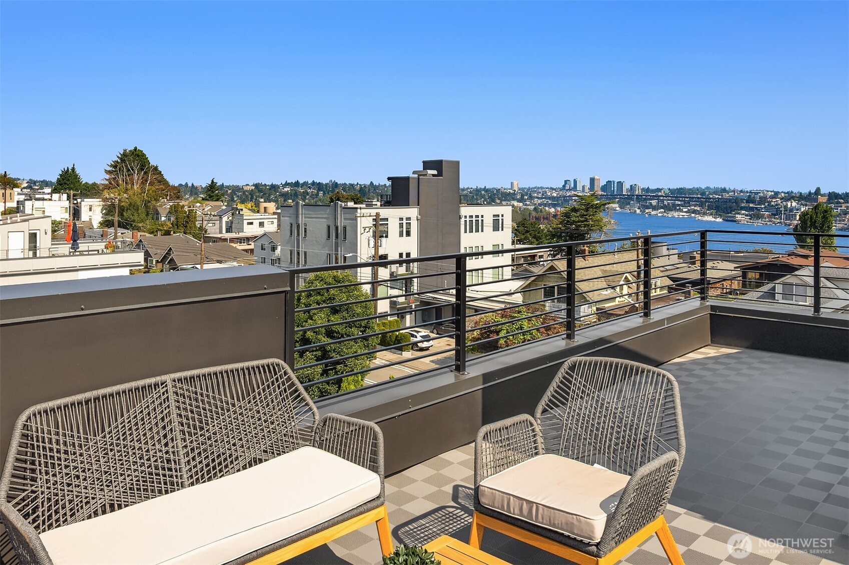 2011 Dexter Avenue N Unit: A