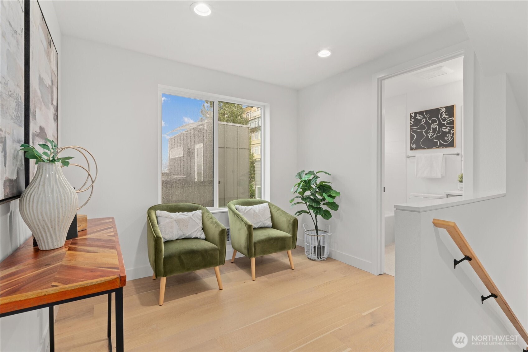 2011 Dexter Avenue N Unit: A