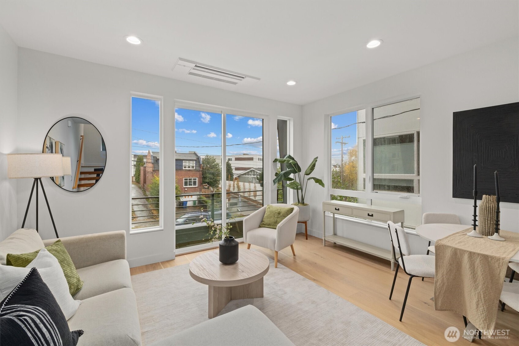 2011 Dexter Avenue N Unit: A