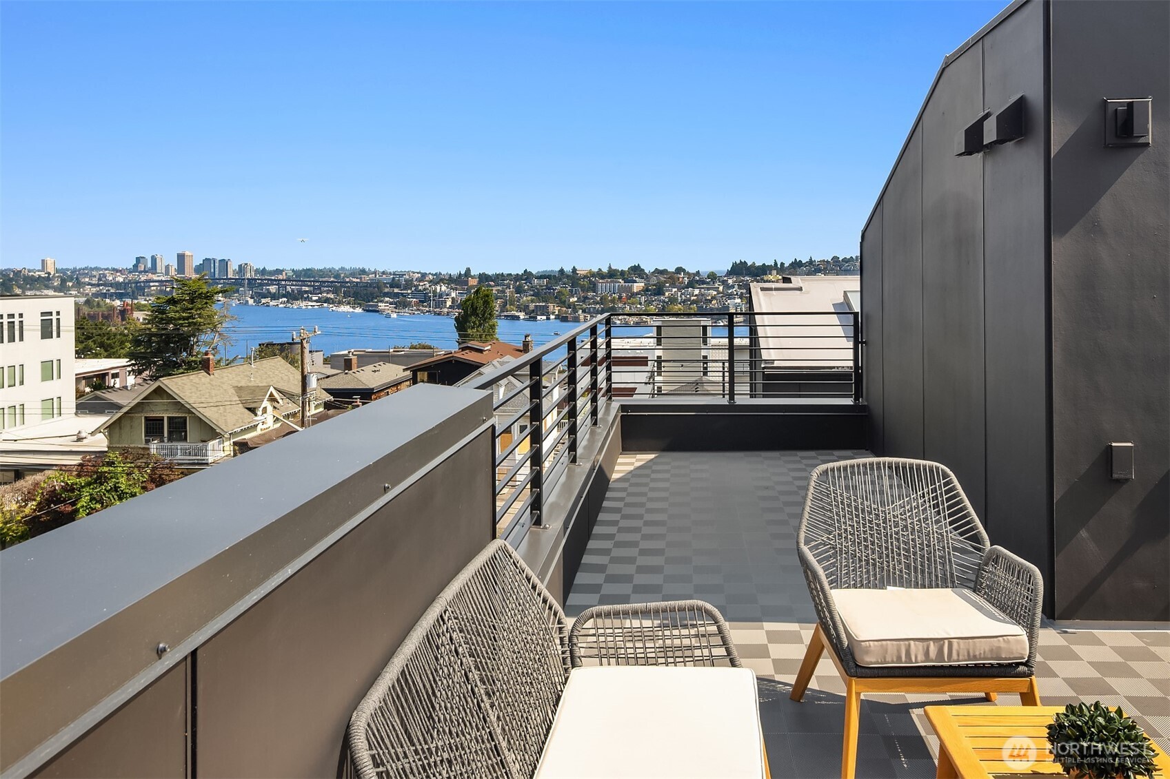 2011 Dexter Avenue N Unit: A