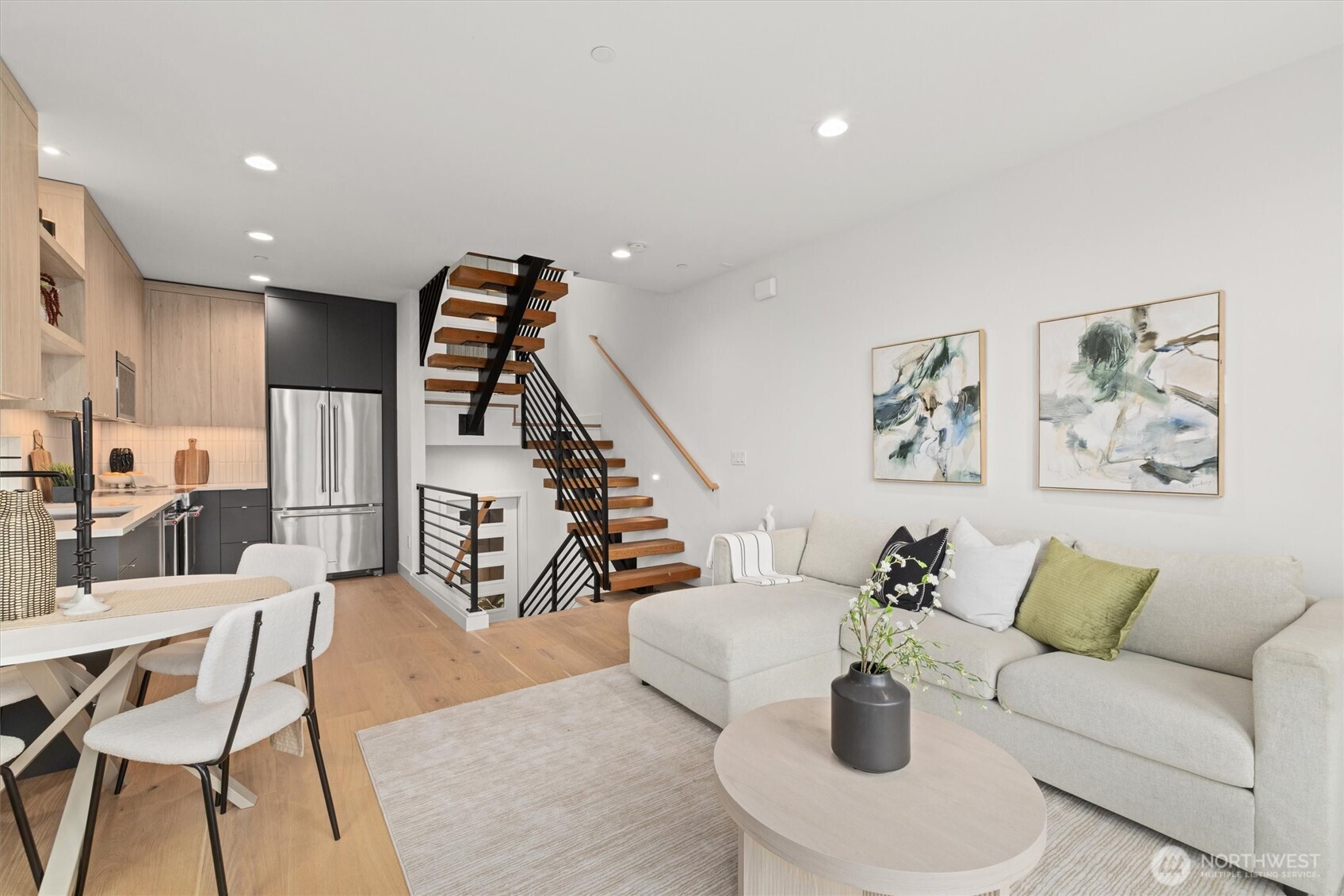 2011 Dexter Avenue N Unit: A