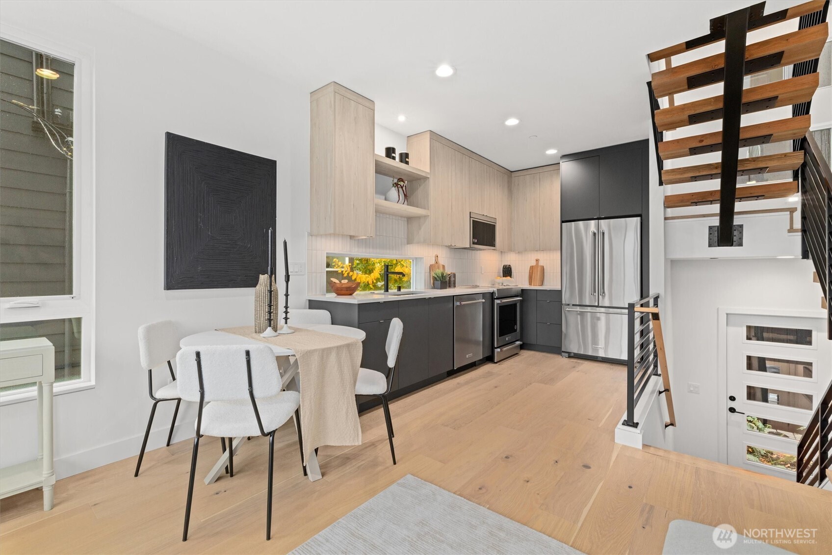 2011 Dexter Avenue N Unit: A