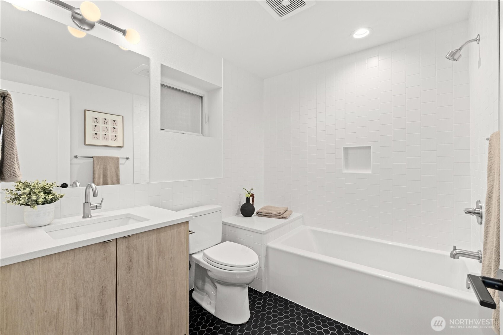 2011 Dexter Avenue N Unit: A