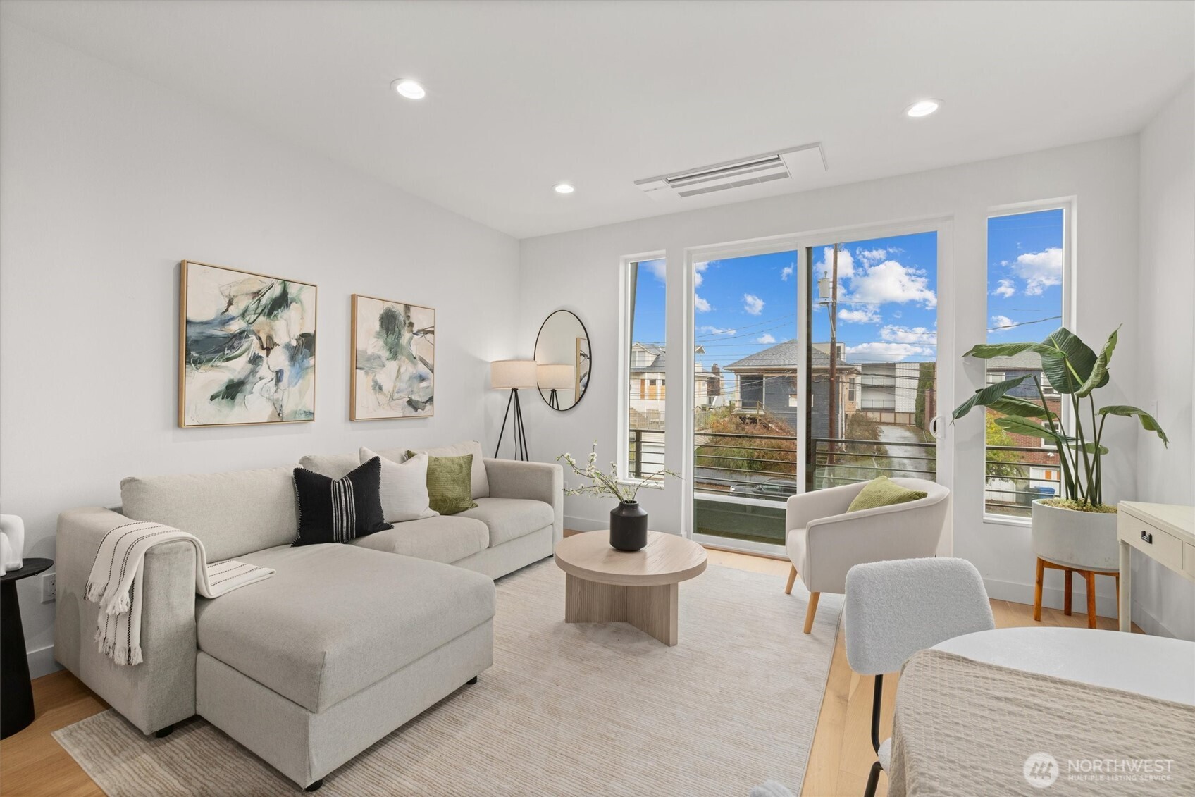 2011 Dexter Avenue N Unit: A