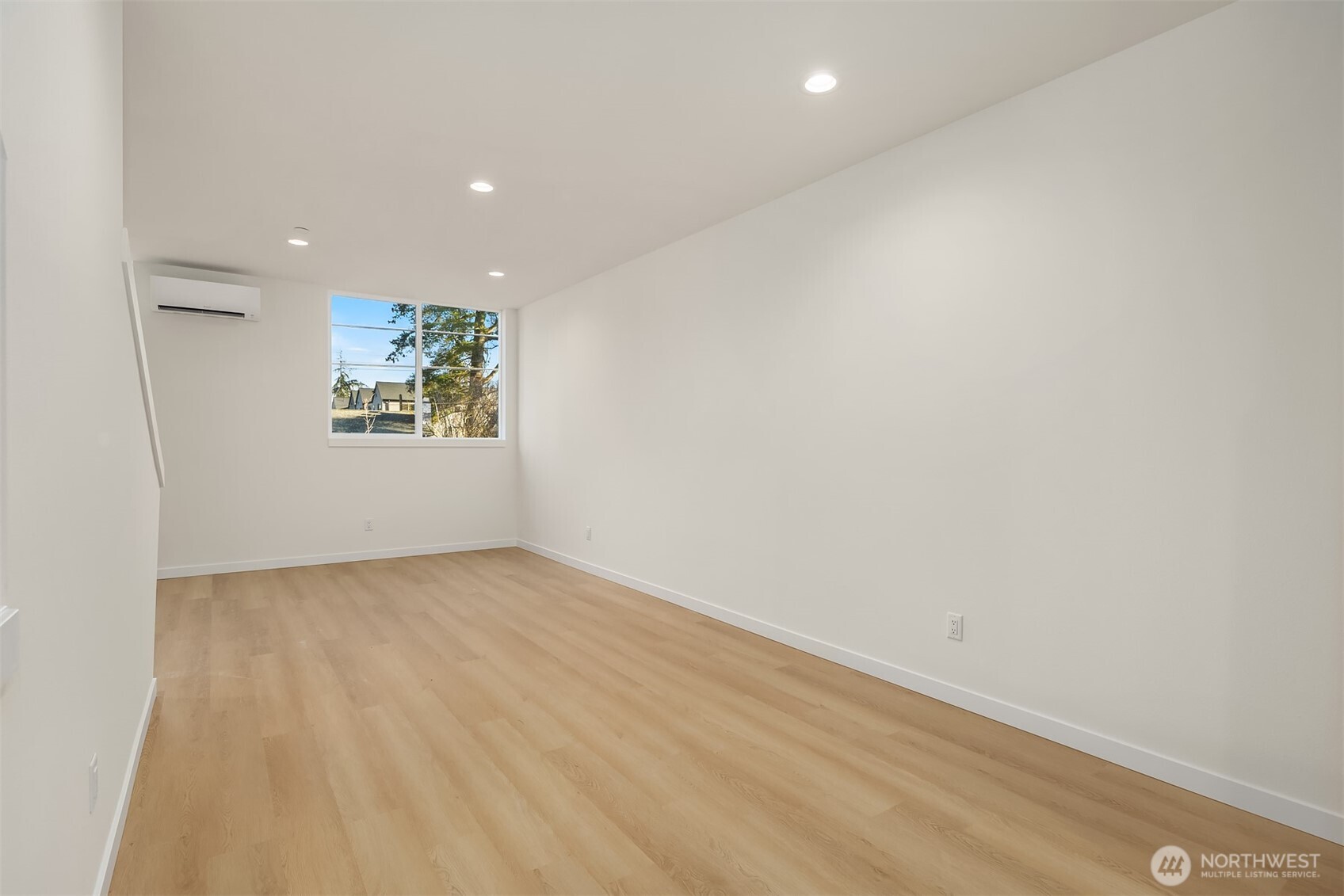 18017 2nd Avenue NE Unit: B