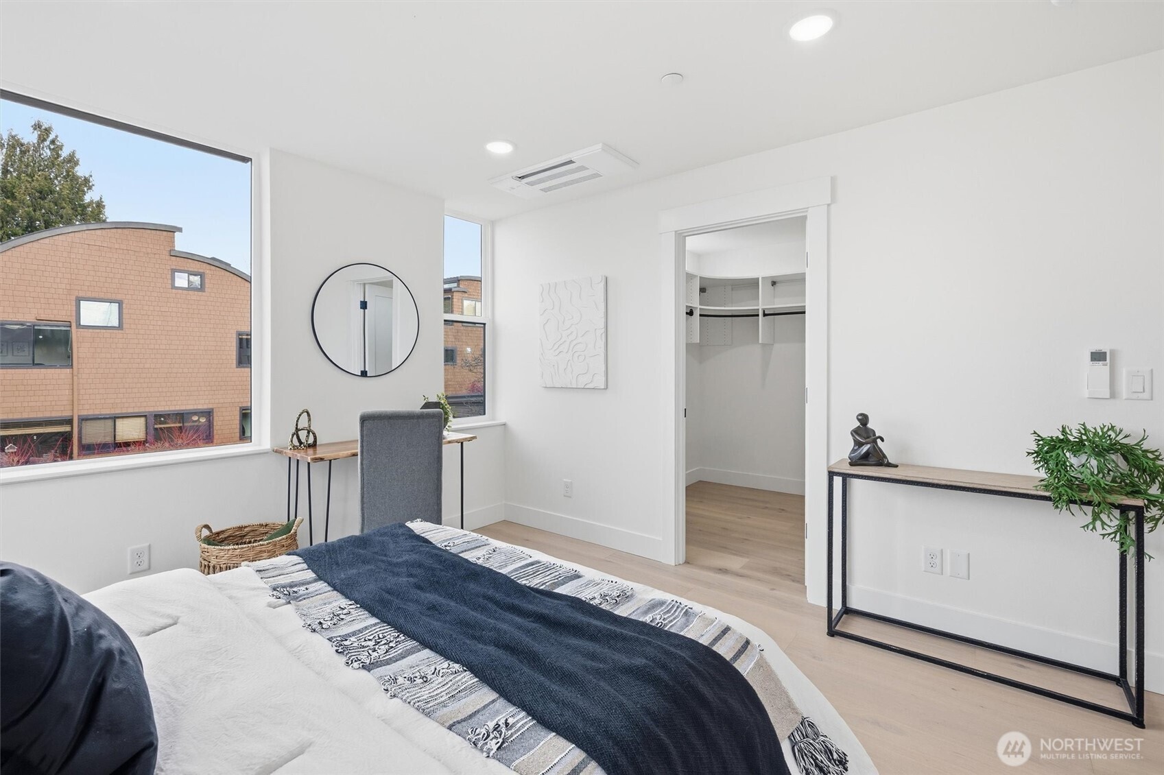 2018 Fairview Avenue E Unit: D