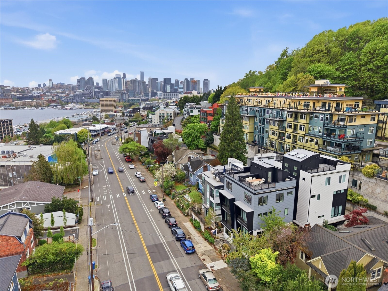 2011 Dexter Avenue N Unit: A