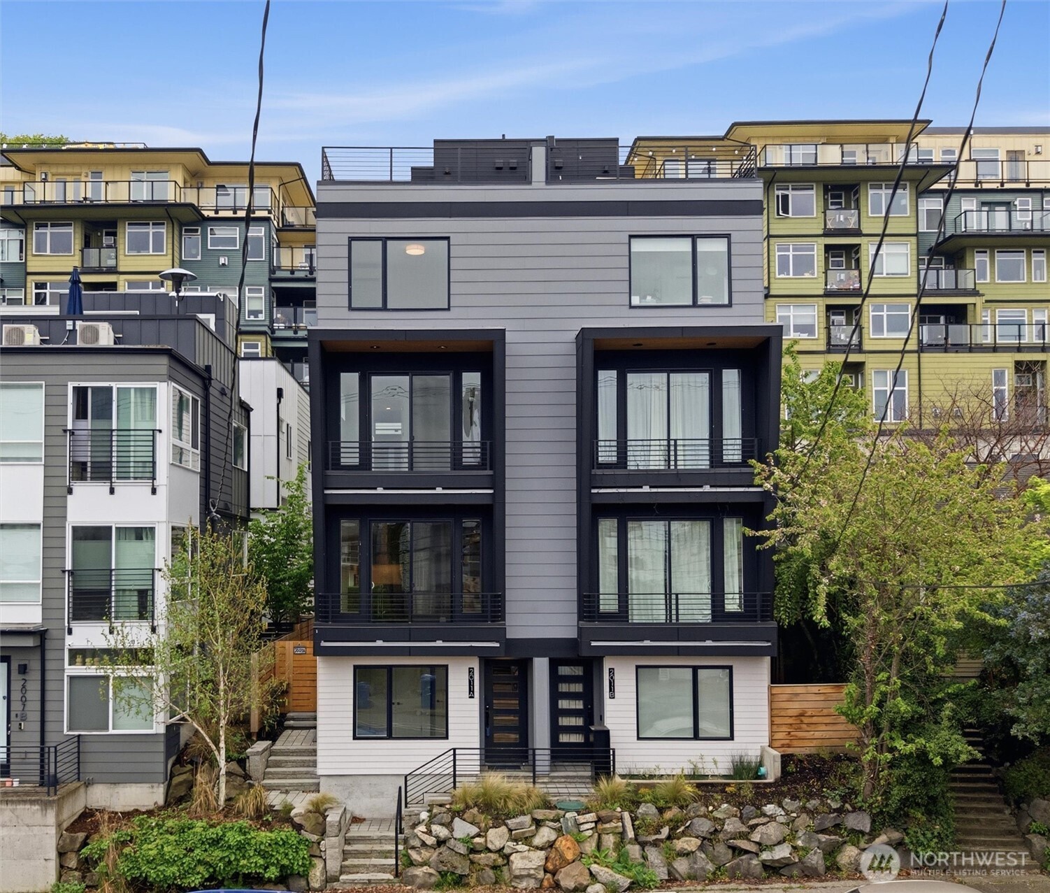 2011 Dexter Avenue N Unit: A