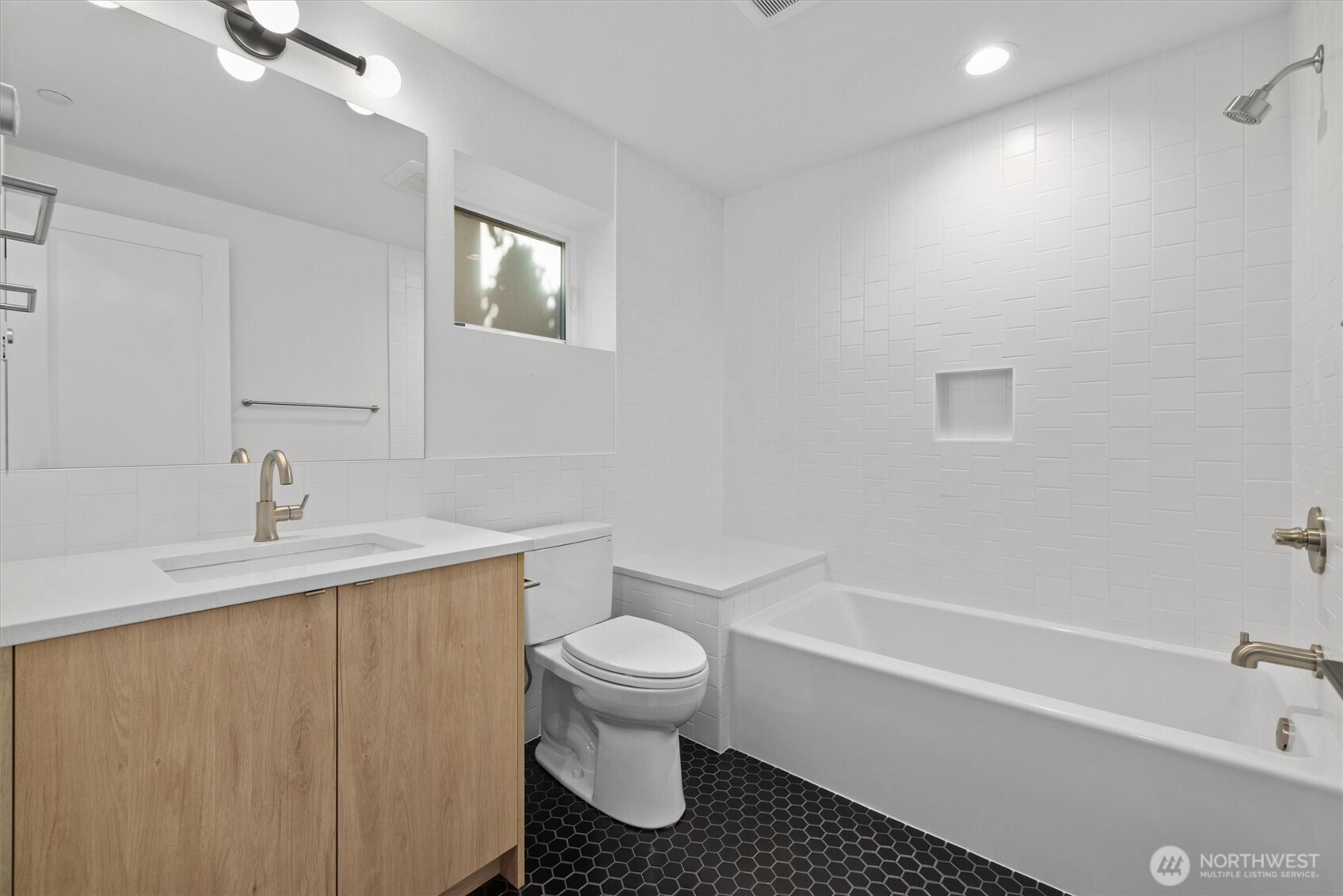 2011 Dexter Avenue N Unit: A