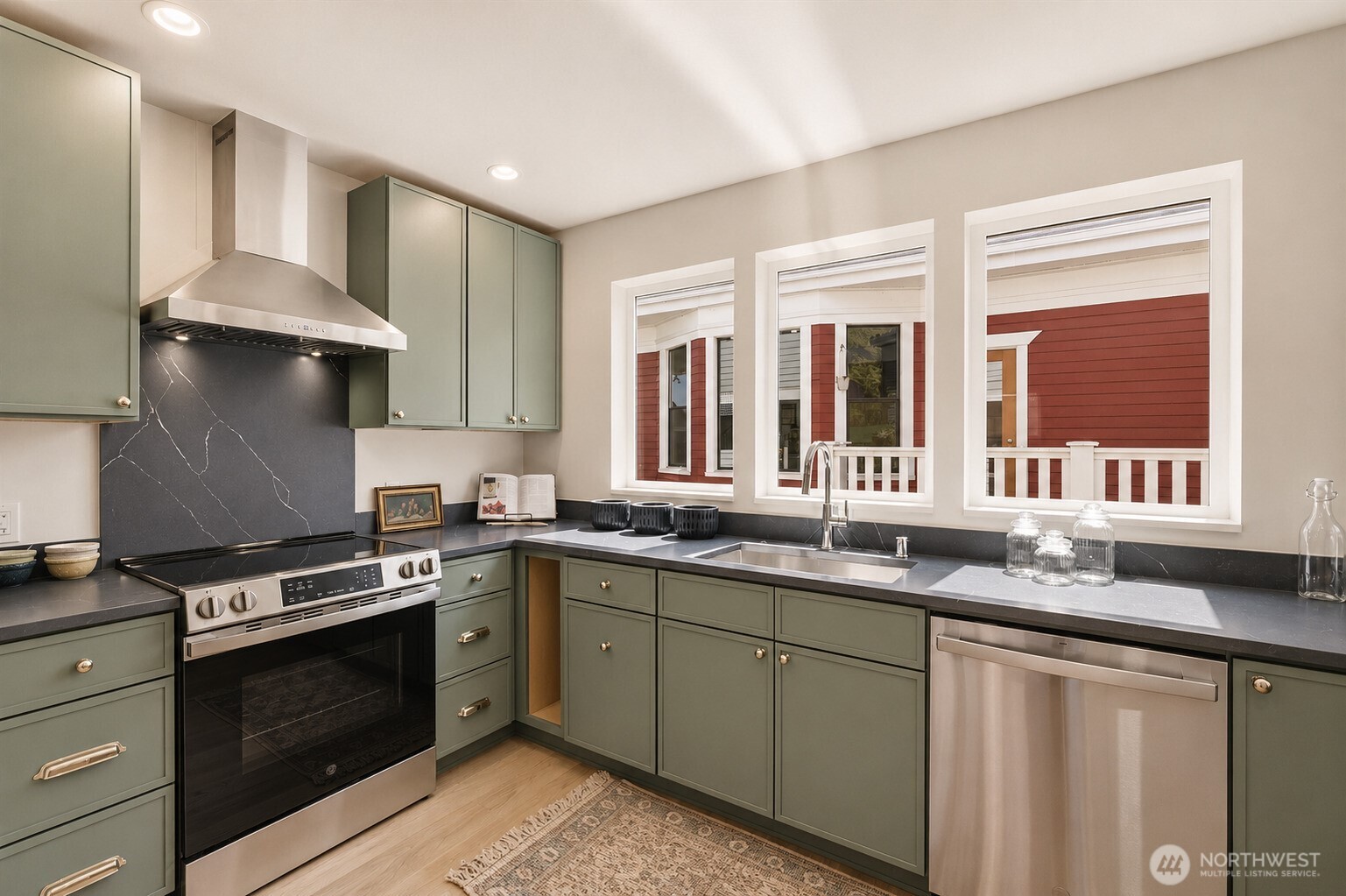 909 32nd Avenue S Unit: B