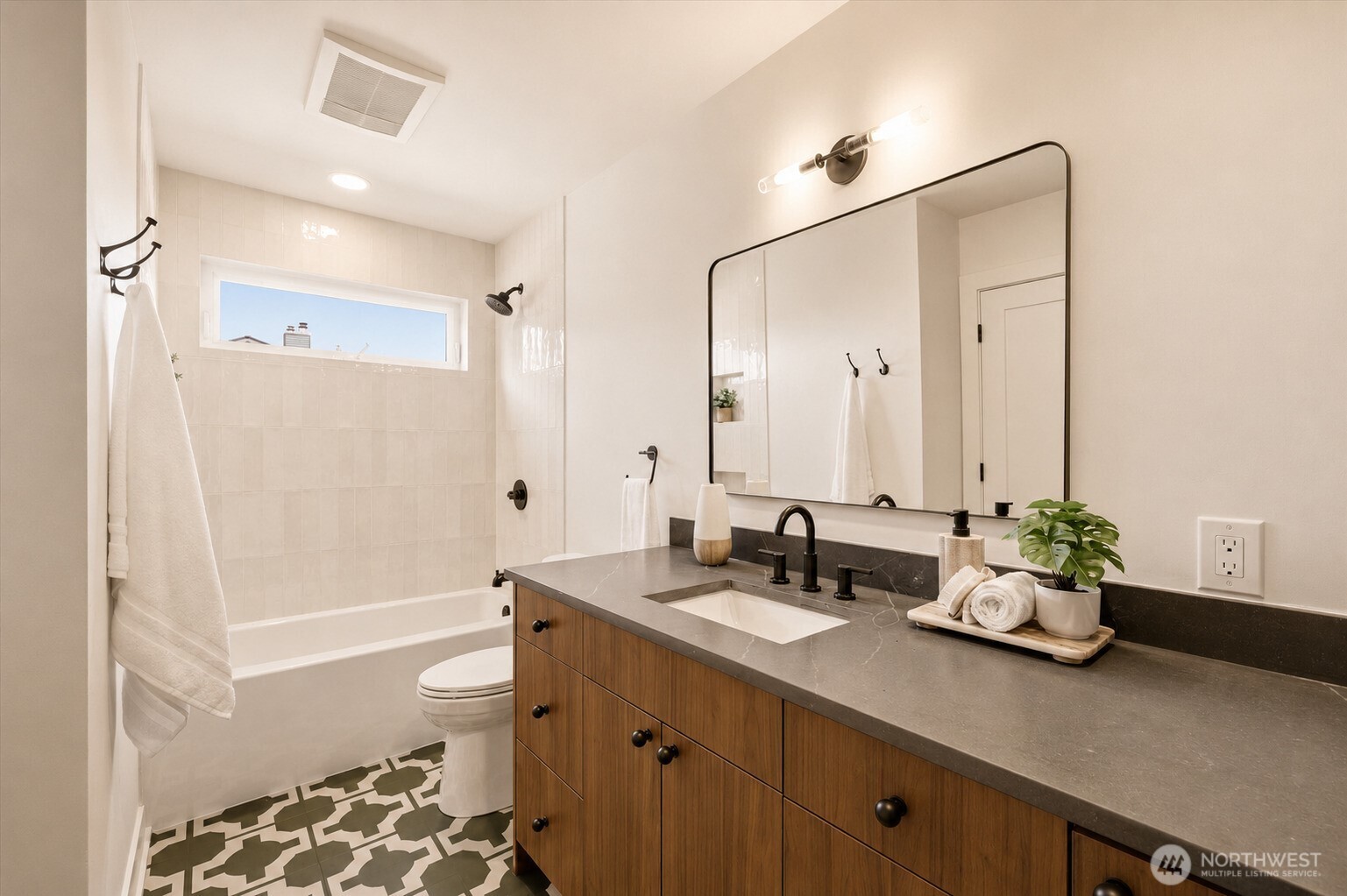 909 32nd Avenue S Unit: B