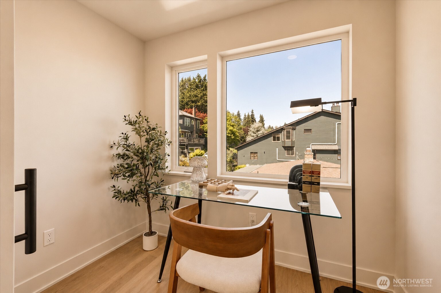 909 32nd Avenue S Unit: B