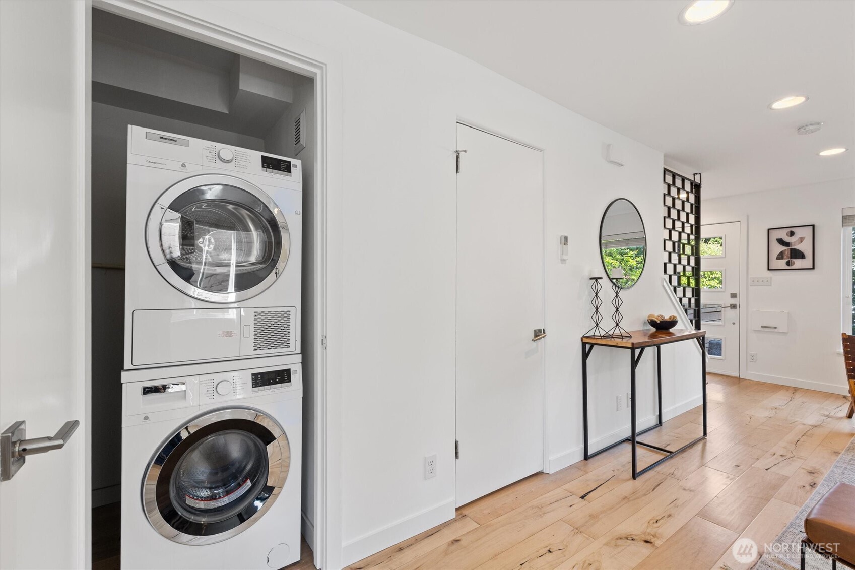 7007 Alonzo Avenue NW