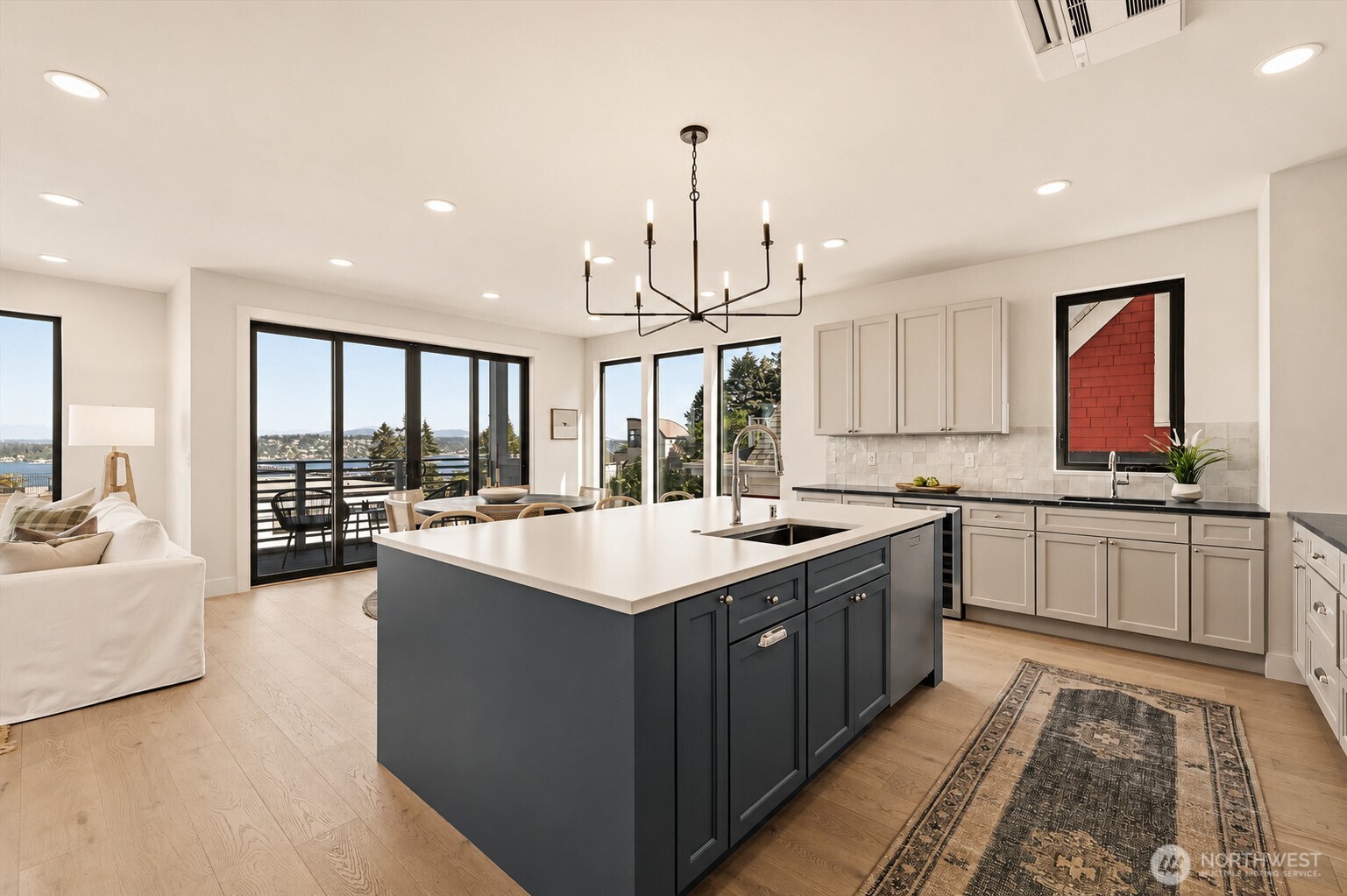 909 32nd Avenue S Unit: A