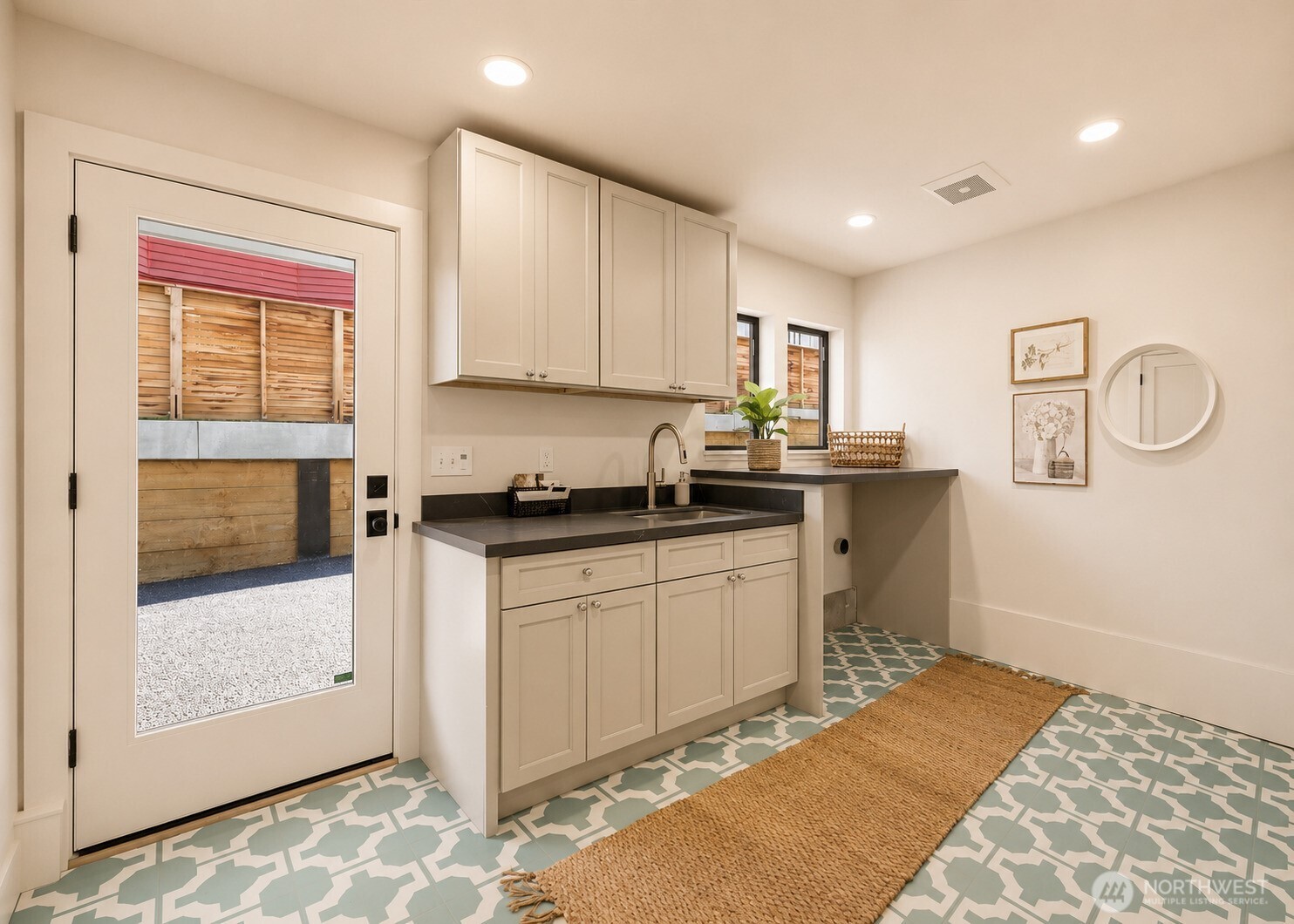 909 32nd Avenue S Unit: A