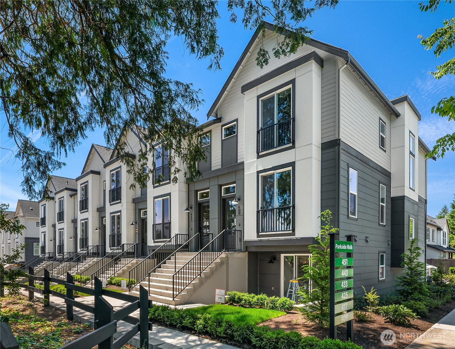 417 Parkside Walk