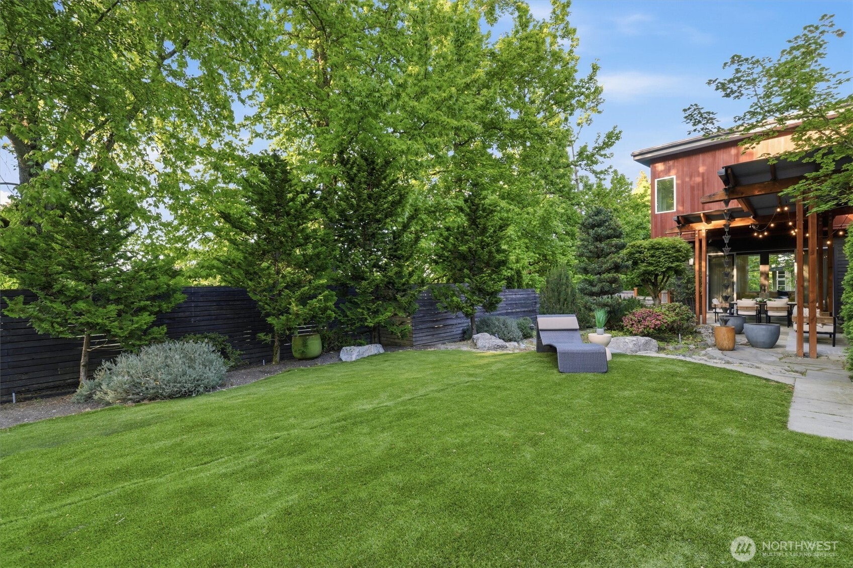 1533 38th Avenue E