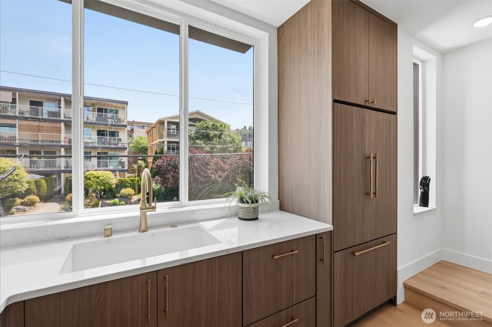 2019 Minor Avenue E