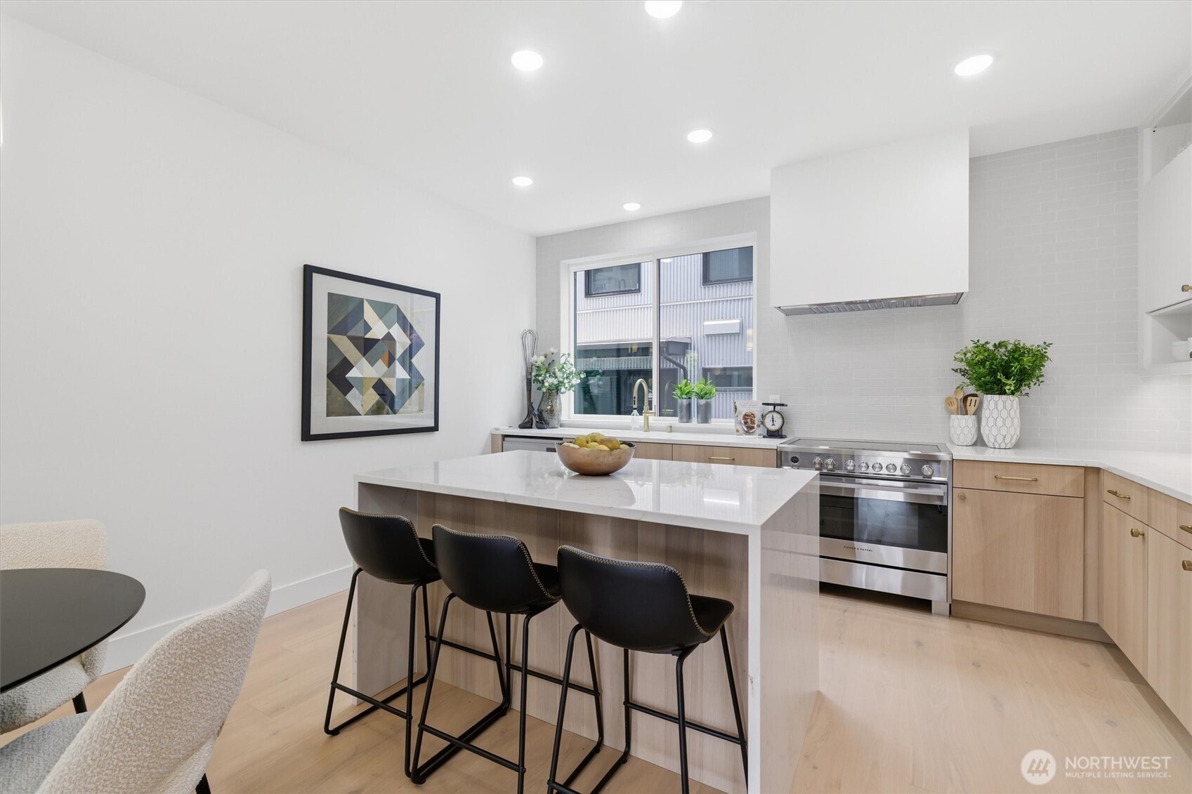 2017 Minor Avenue E