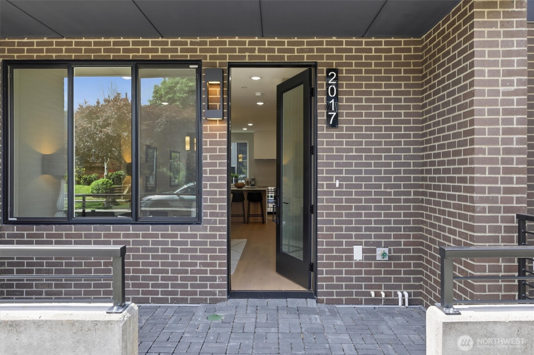 2017 Minor Avenue E