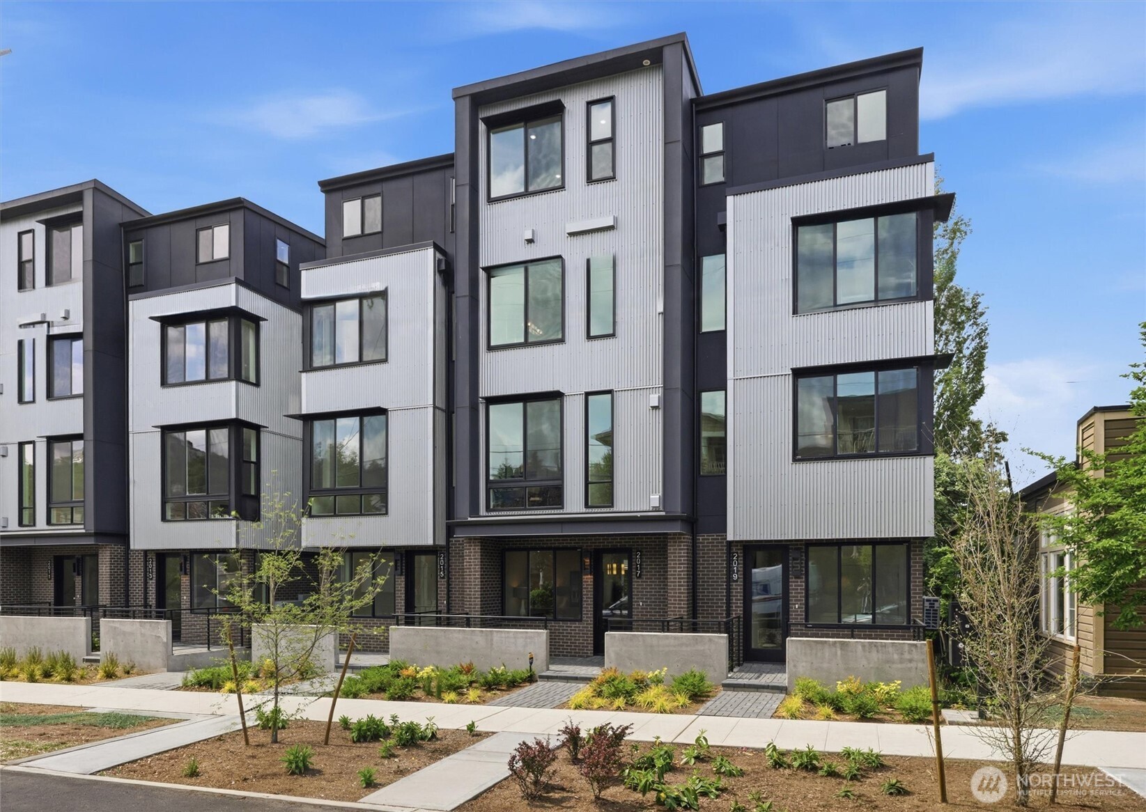 2017 Minor Avenue E