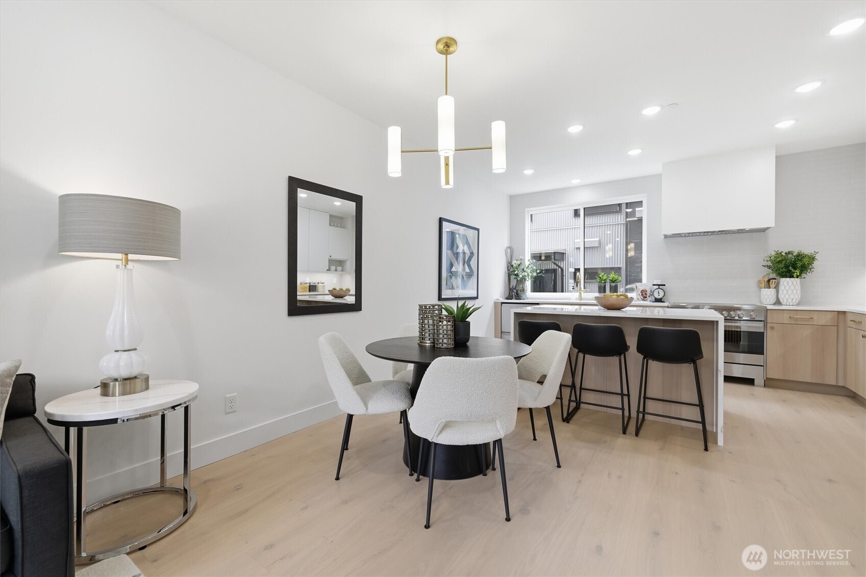 2017 Minor Avenue E