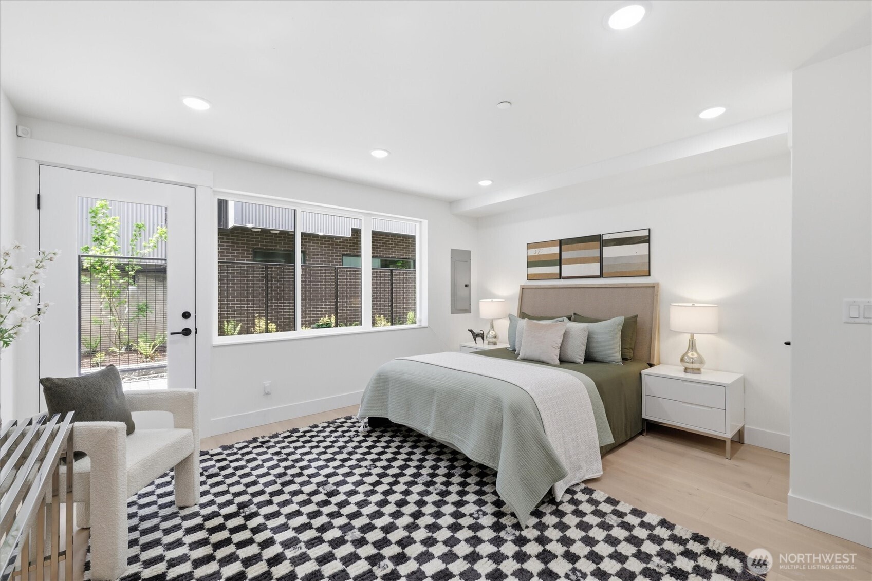 2017 Minor Avenue E