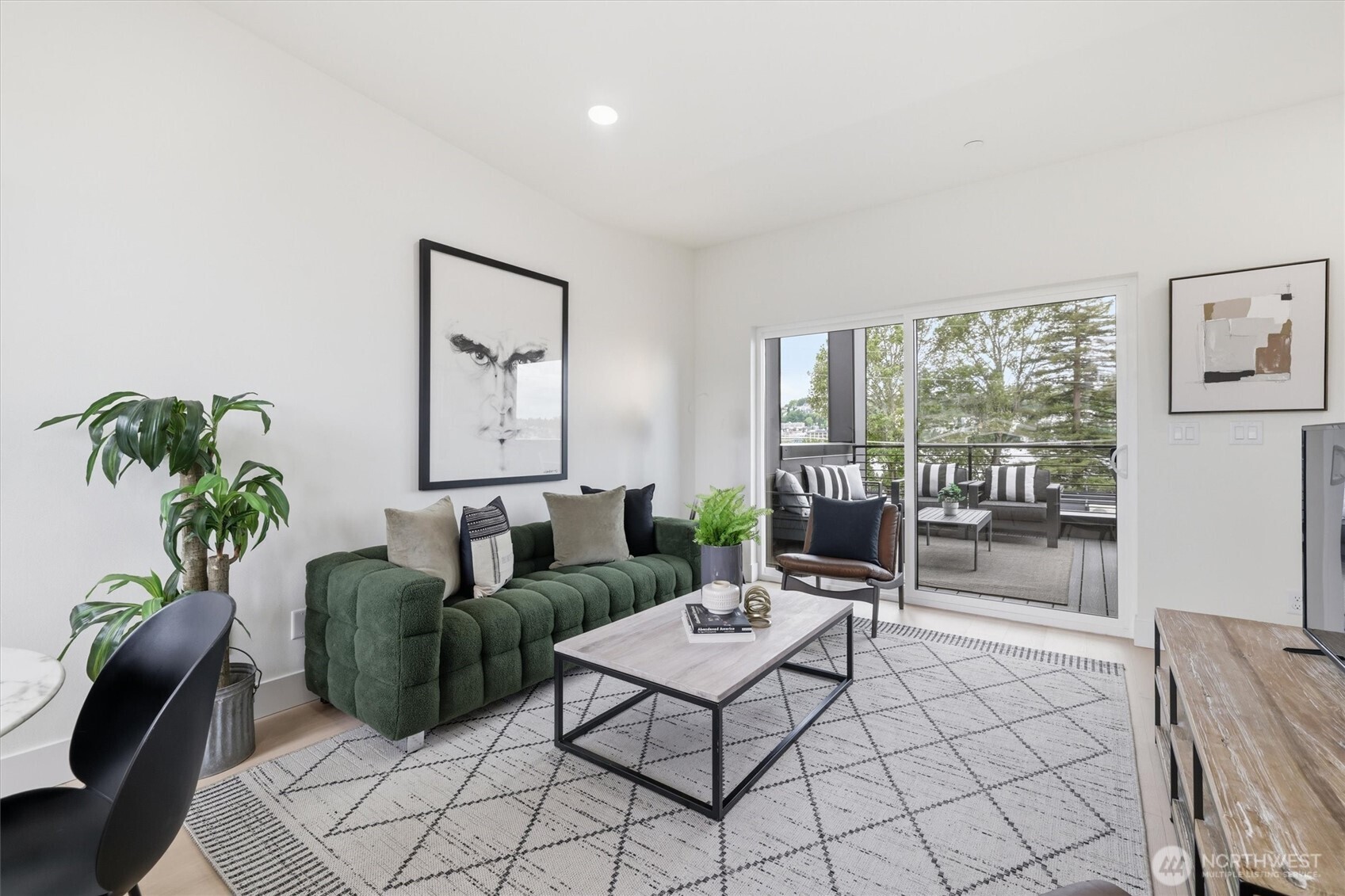 2017 Minor Avenue E