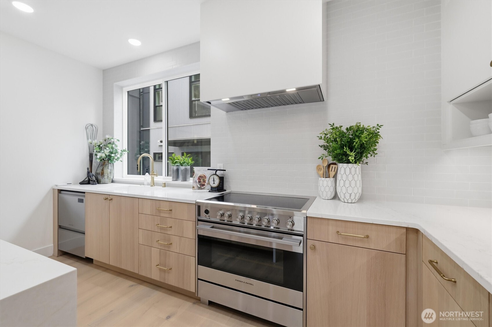 2017 Minor Avenue E