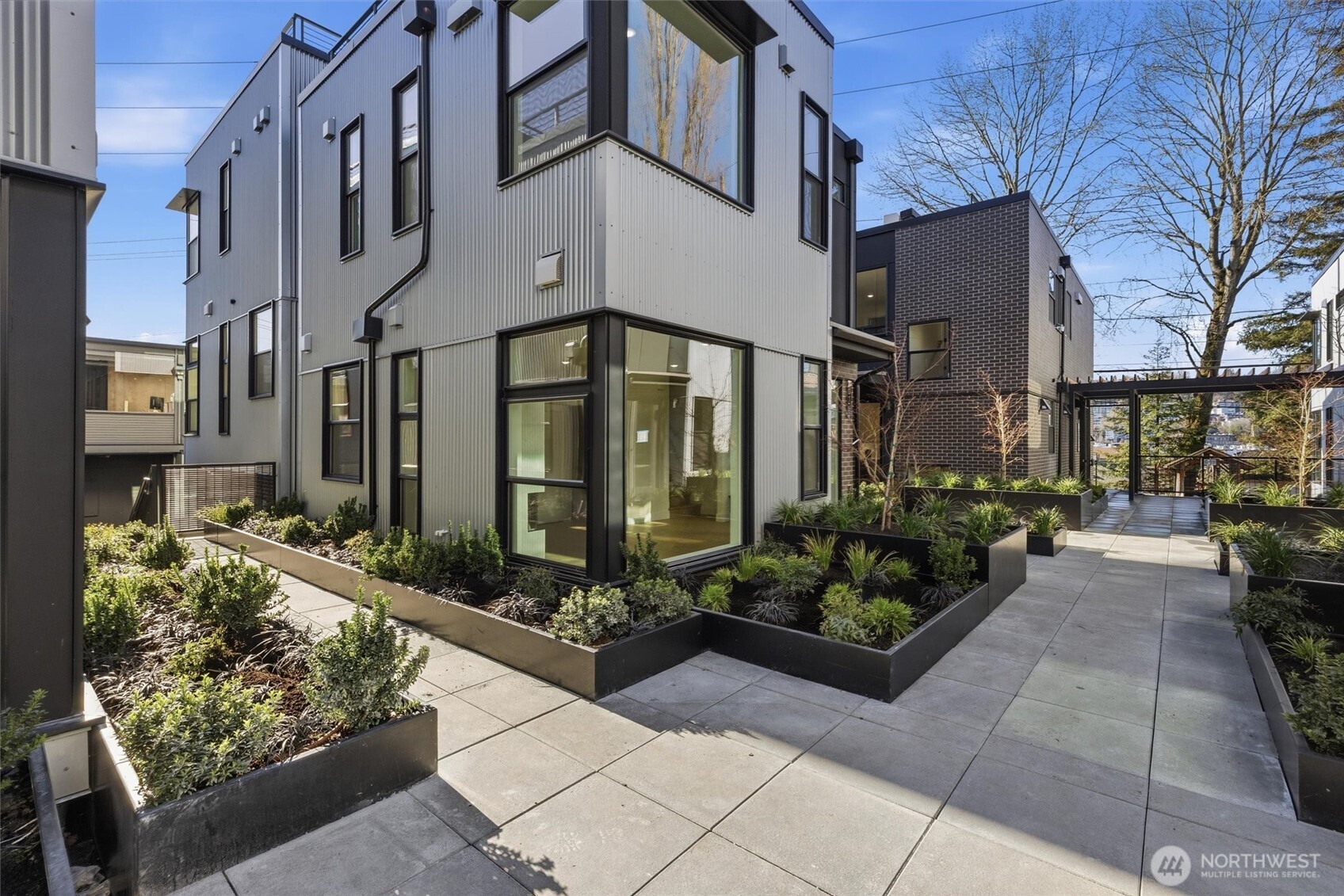 2012 Fairview Avenue E Unit: B