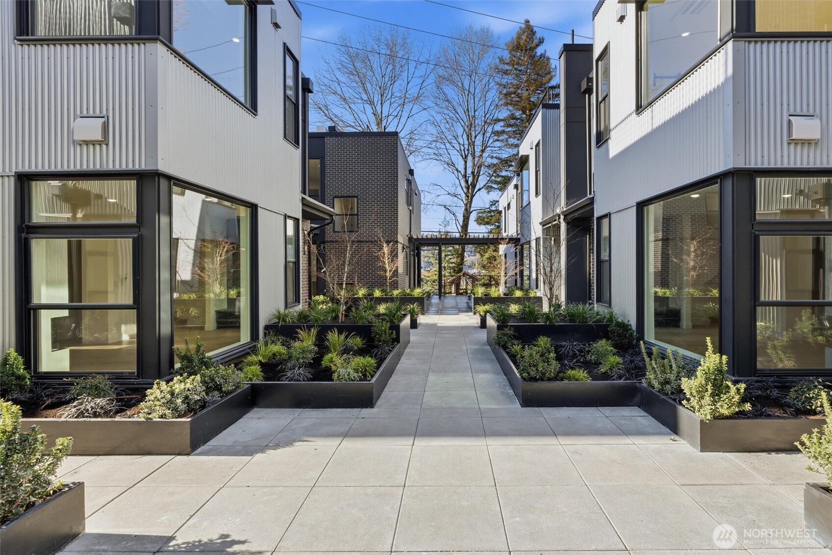 2012 Fairview Avenue E Unit: B