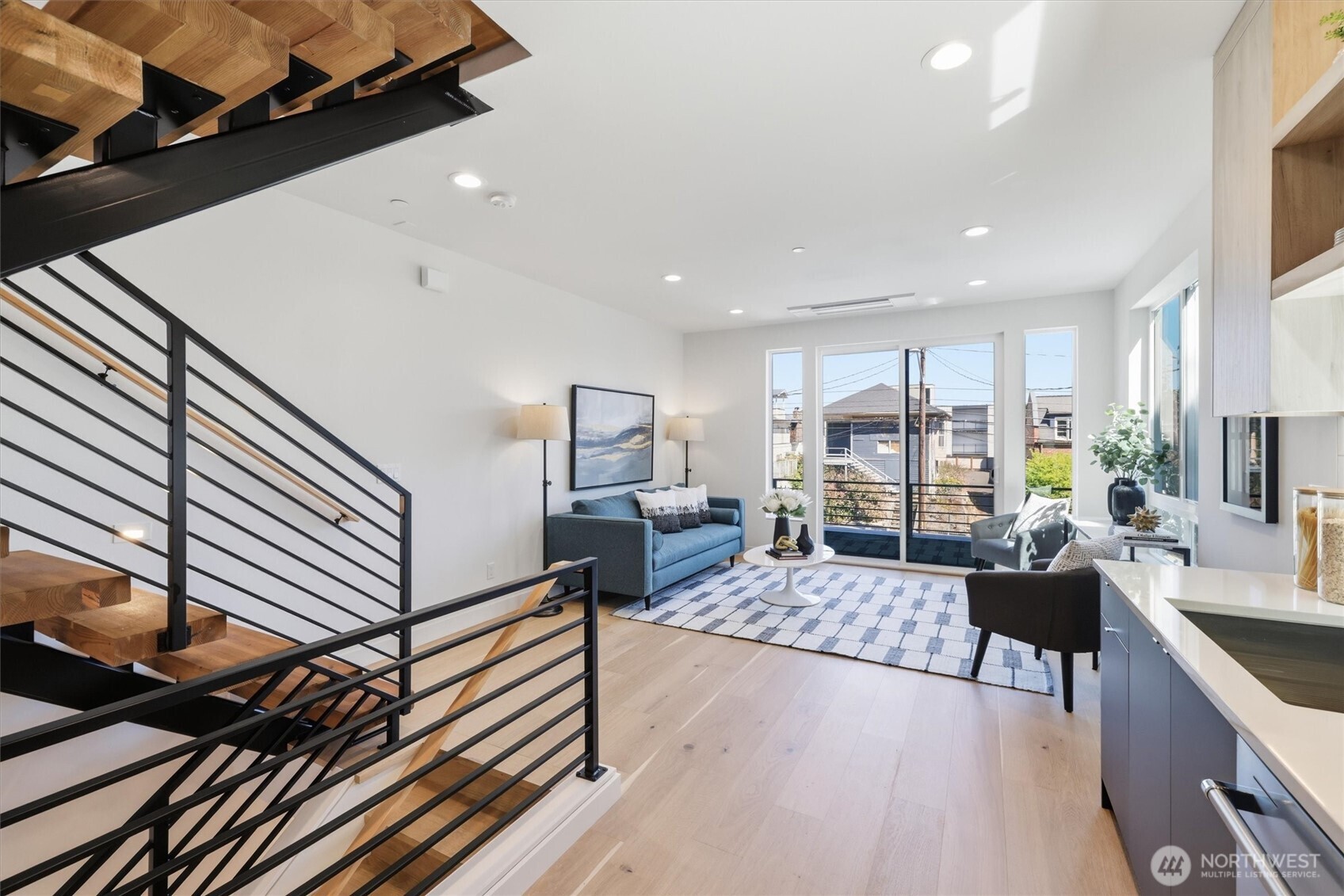 2011 Dexter Avenue N Unit: A