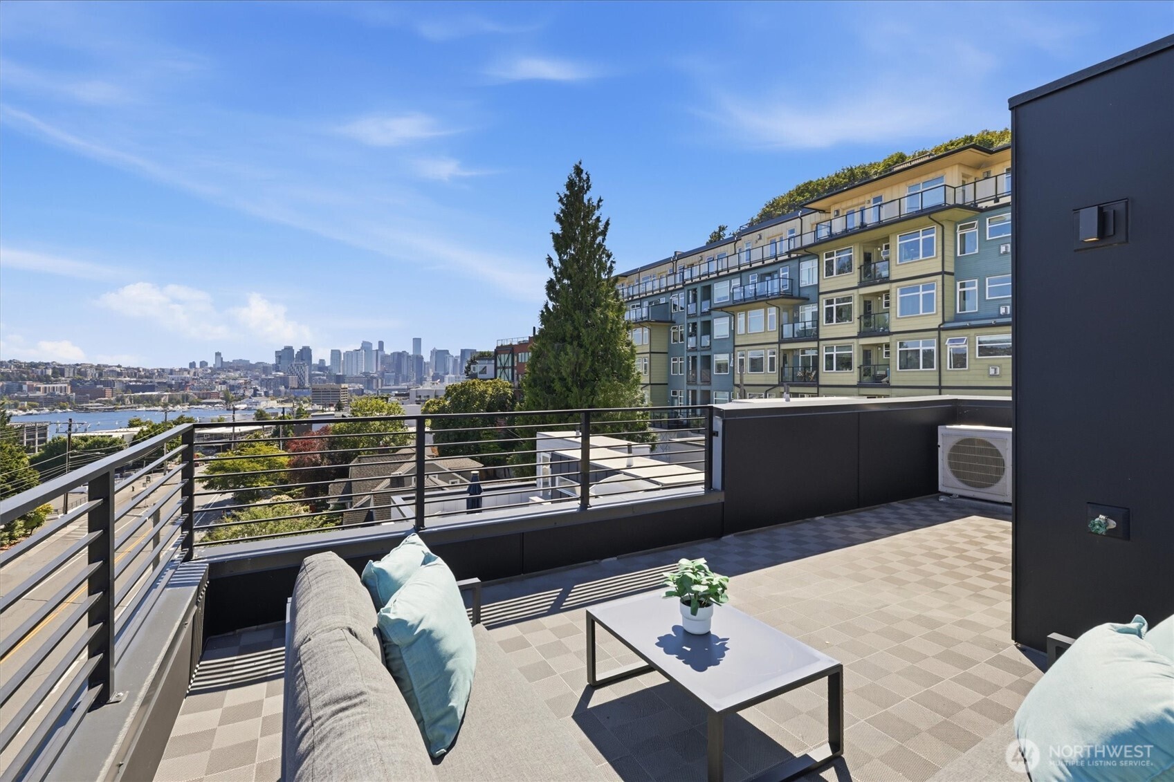 2011 Dexter Avenue N Unit: A