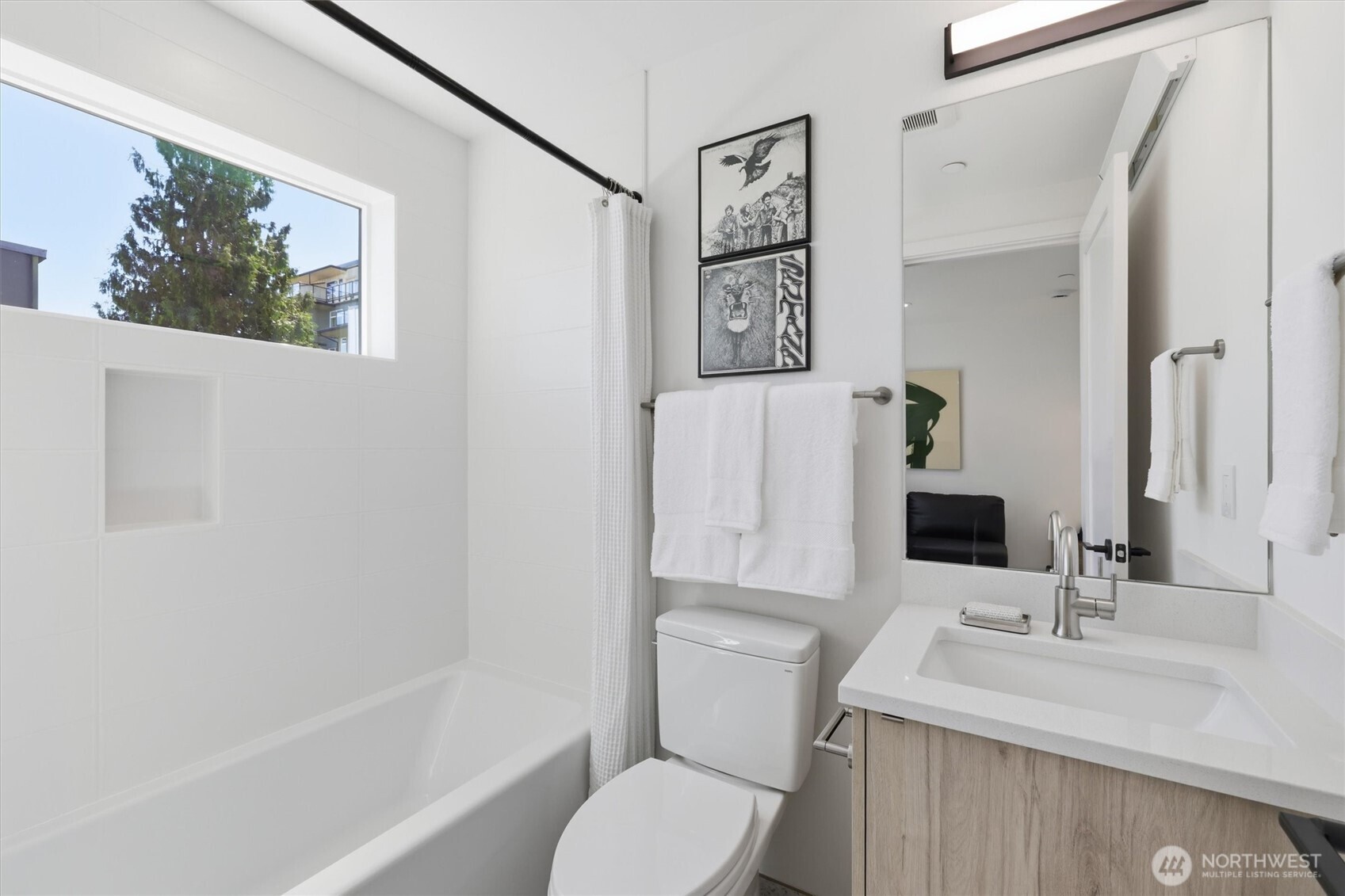 2011 Dexter Avenue N Unit: A