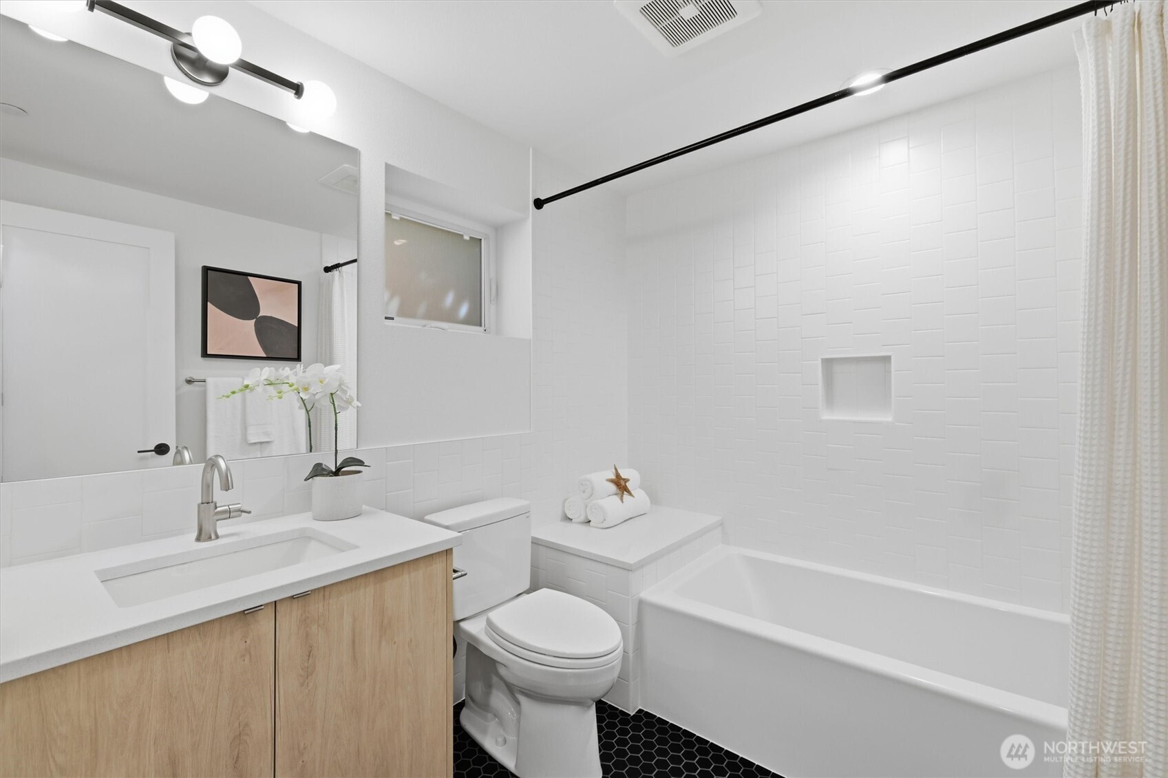 2011 Dexter Avenue N Unit: A