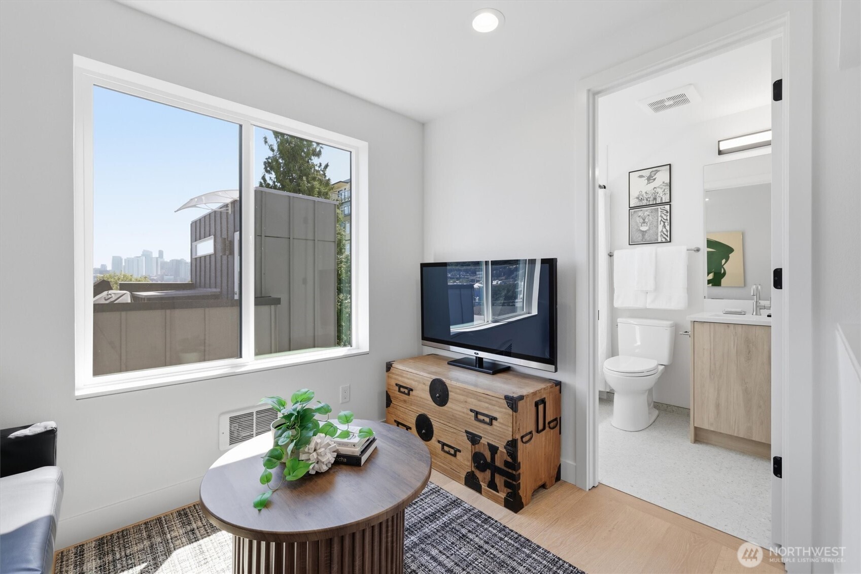 2011 Dexter Avenue N Unit: A