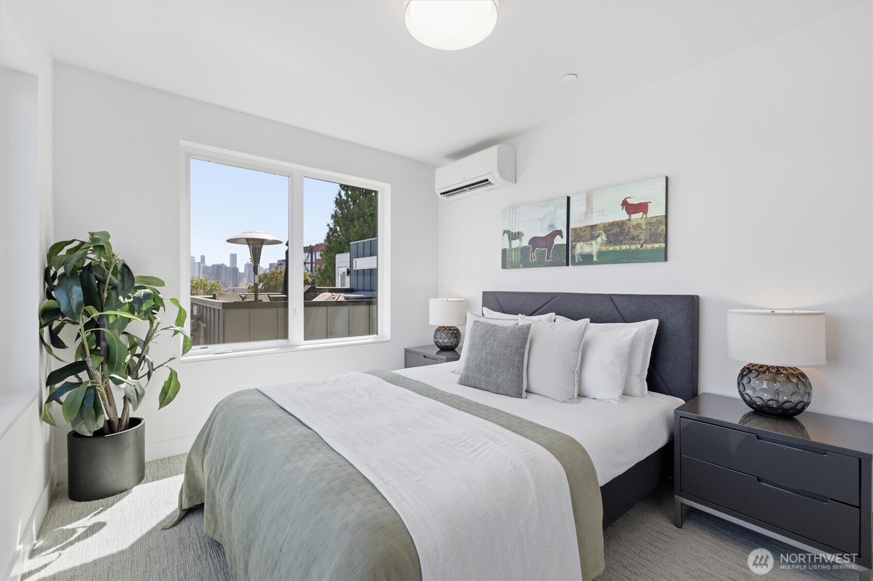 2011 Dexter Avenue N Unit: A