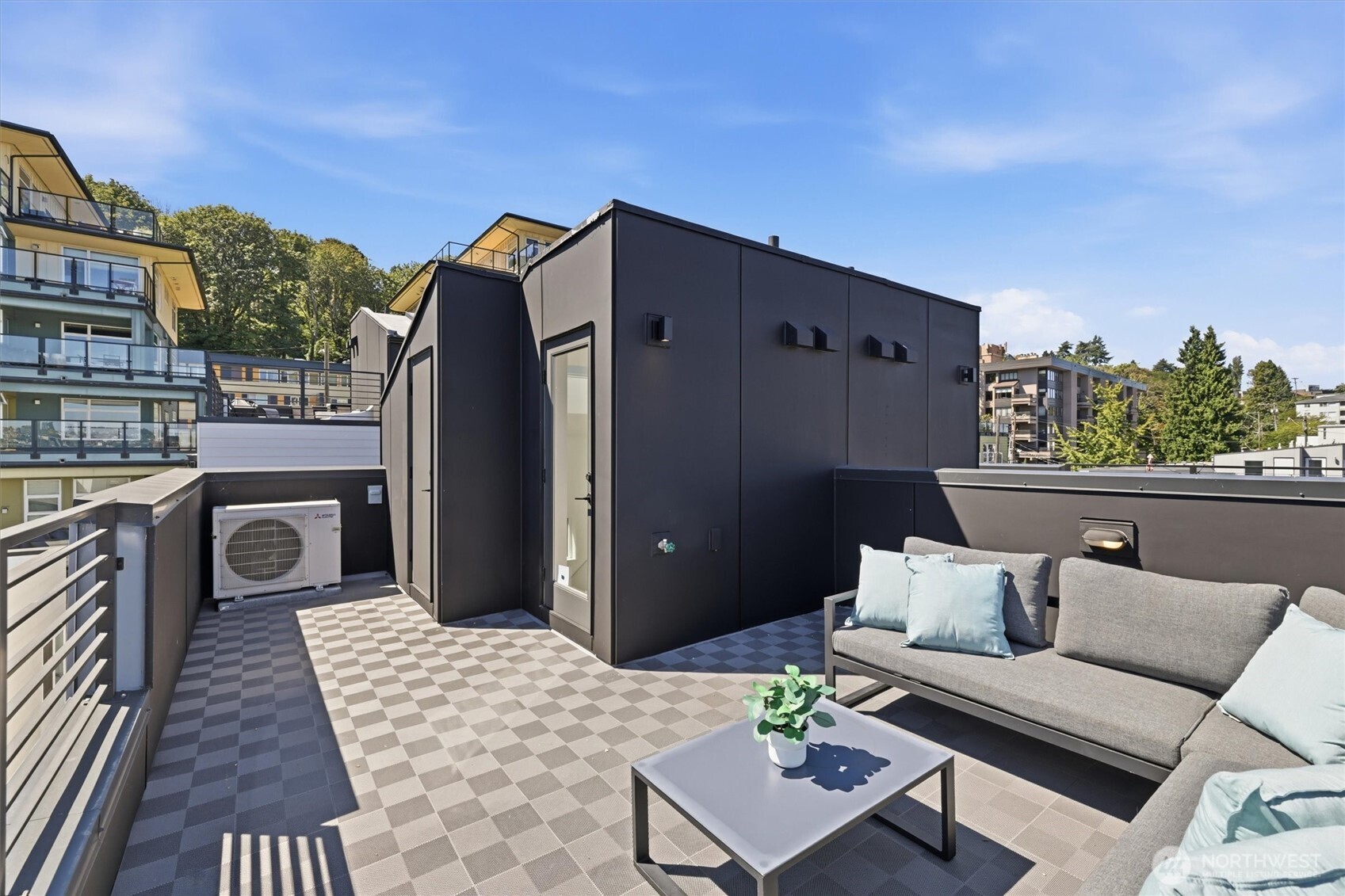 2011 Dexter Avenue N Unit: A
