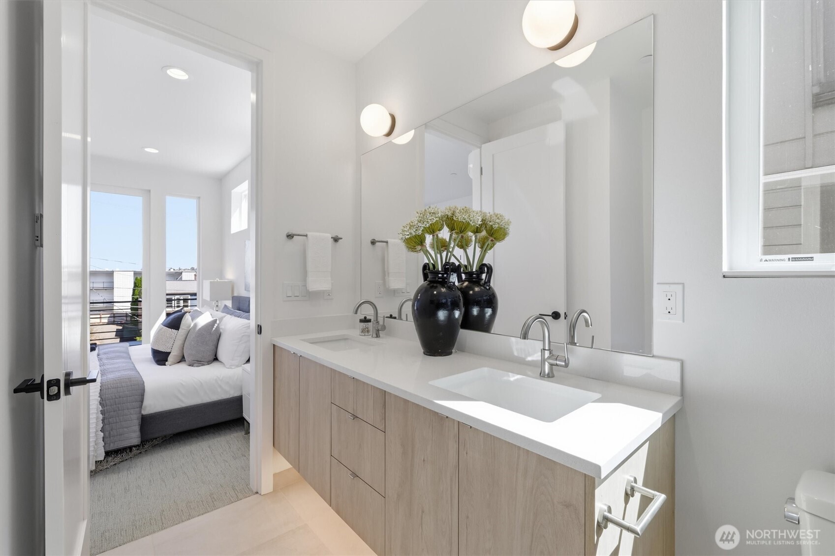 2011 Dexter Avenue N Unit: A