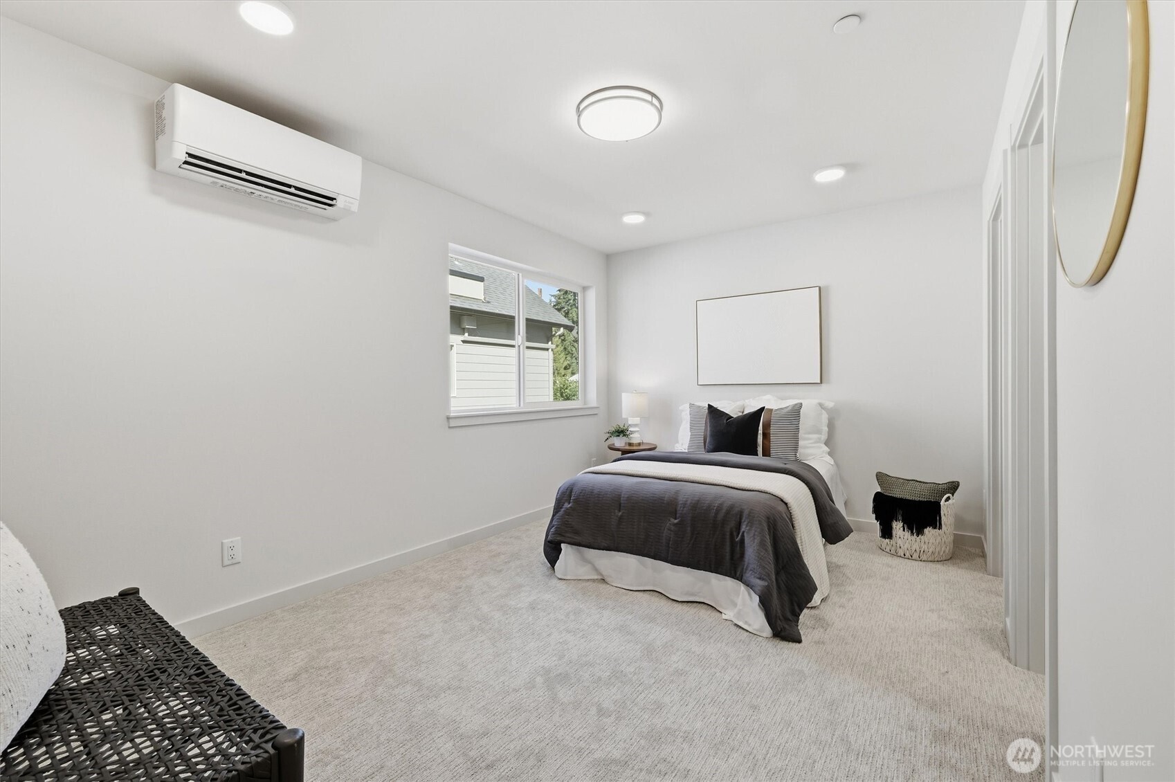 14610 Corliss Avenue N Unit: B