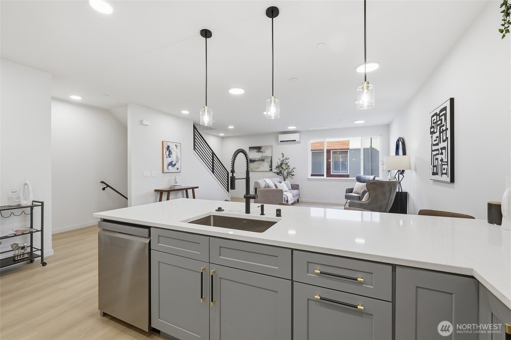 14610 Corliss Avenue N Unit: B