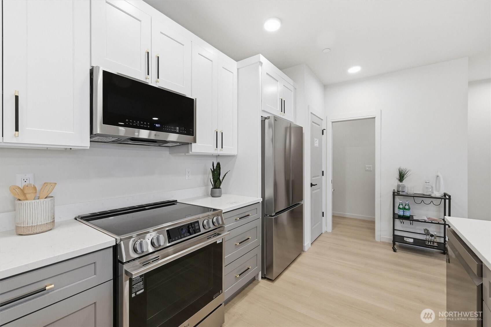 14610 Corliss Avenue N Unit: B