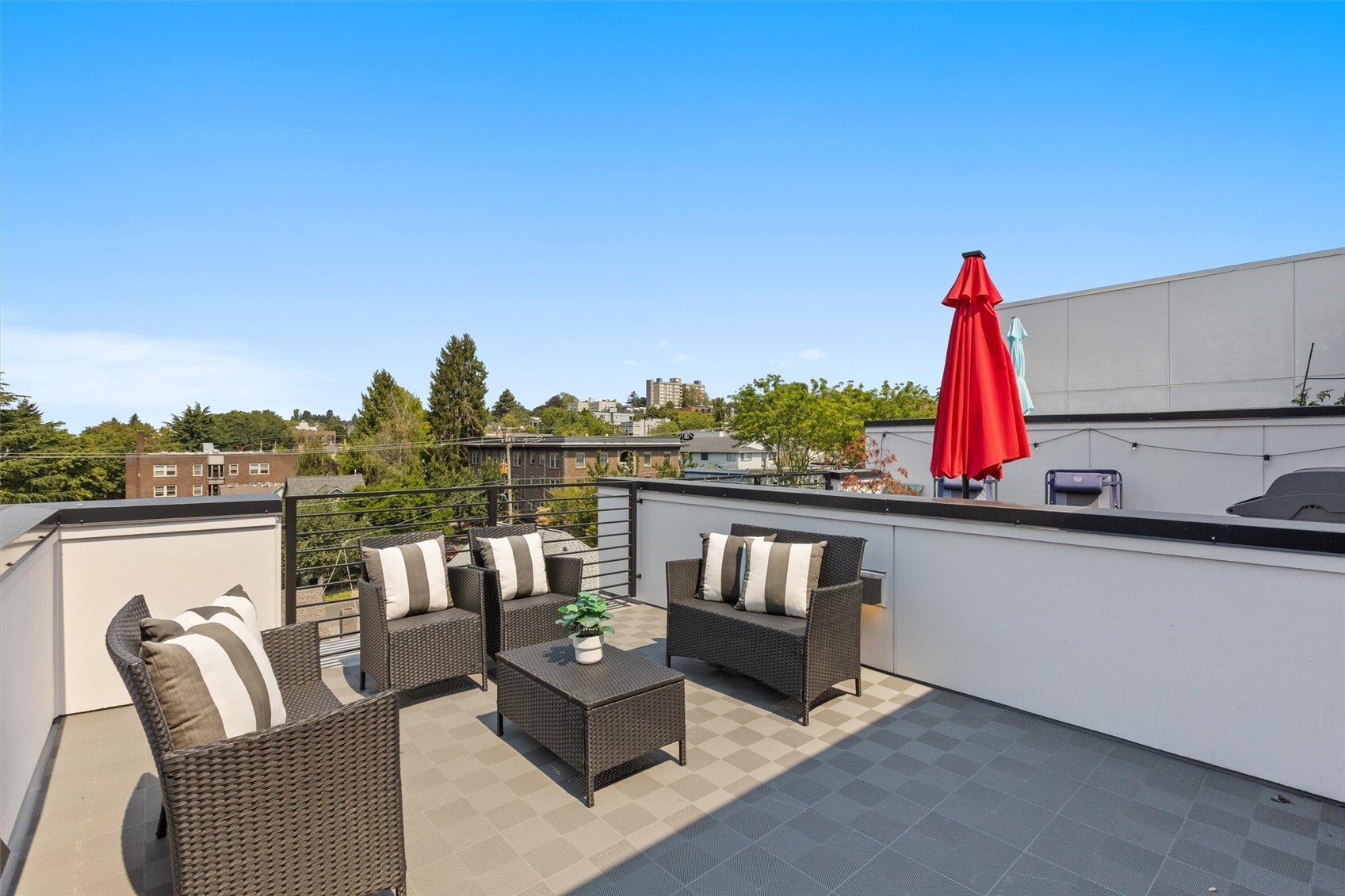 222 10th Avenue E Unit: D