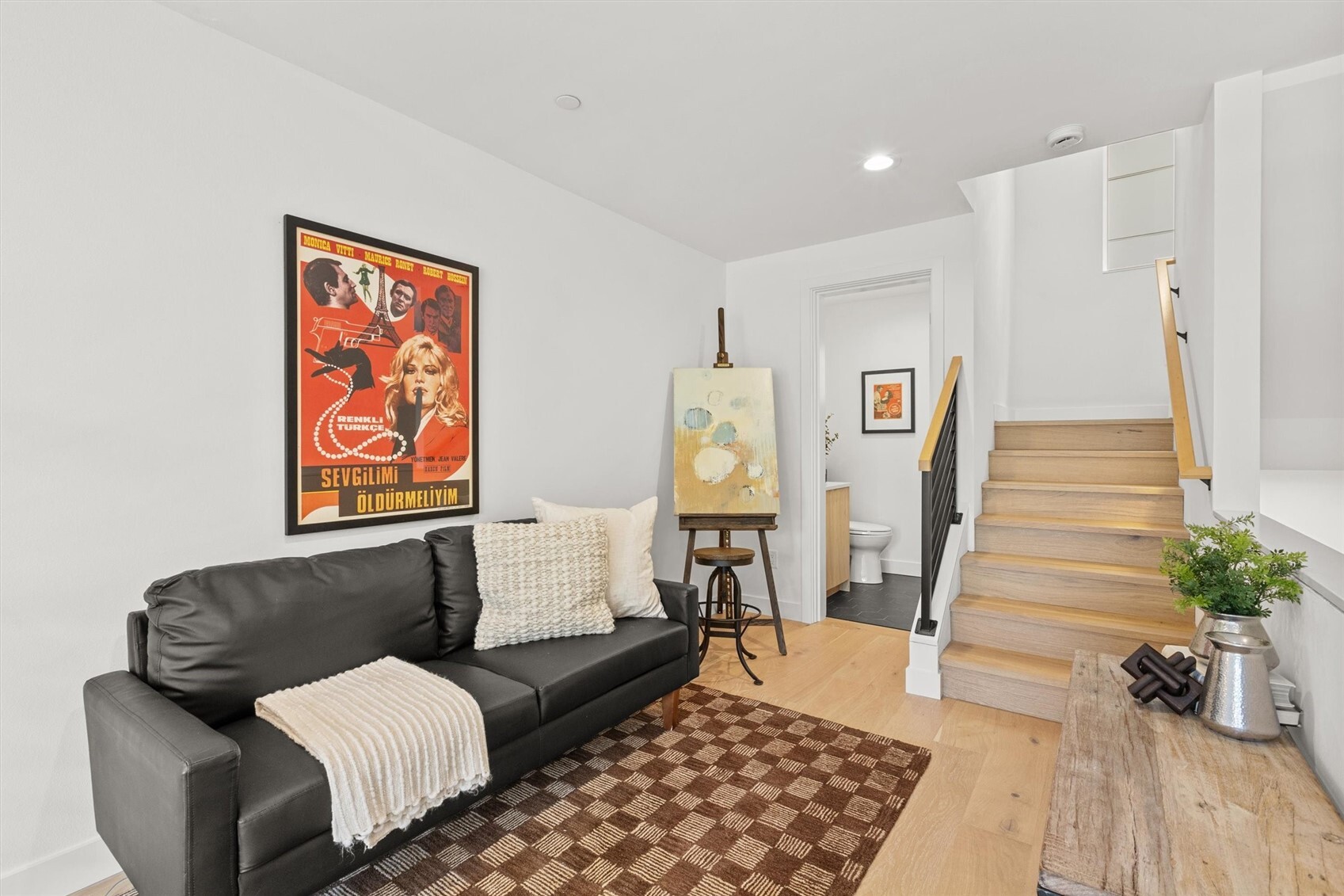 222 10th Avenue E Unit: D